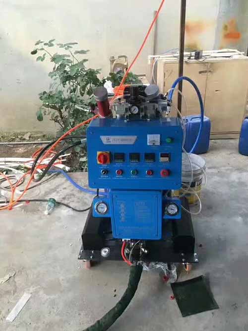 為什么要選小型噴涂聚脲機(jī)械防腐施工(圖1) 噴涂聚脲防腐料機(jī)械