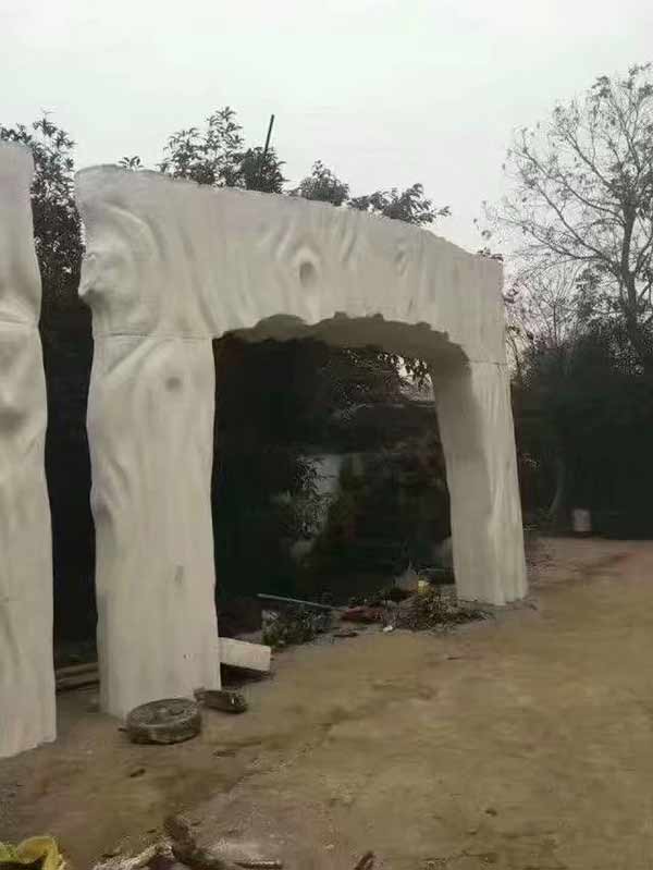 雕塑防腐表層聚脲噴涂(圖2) 公園雕塑聚脲噴涂應(yīng)用案例